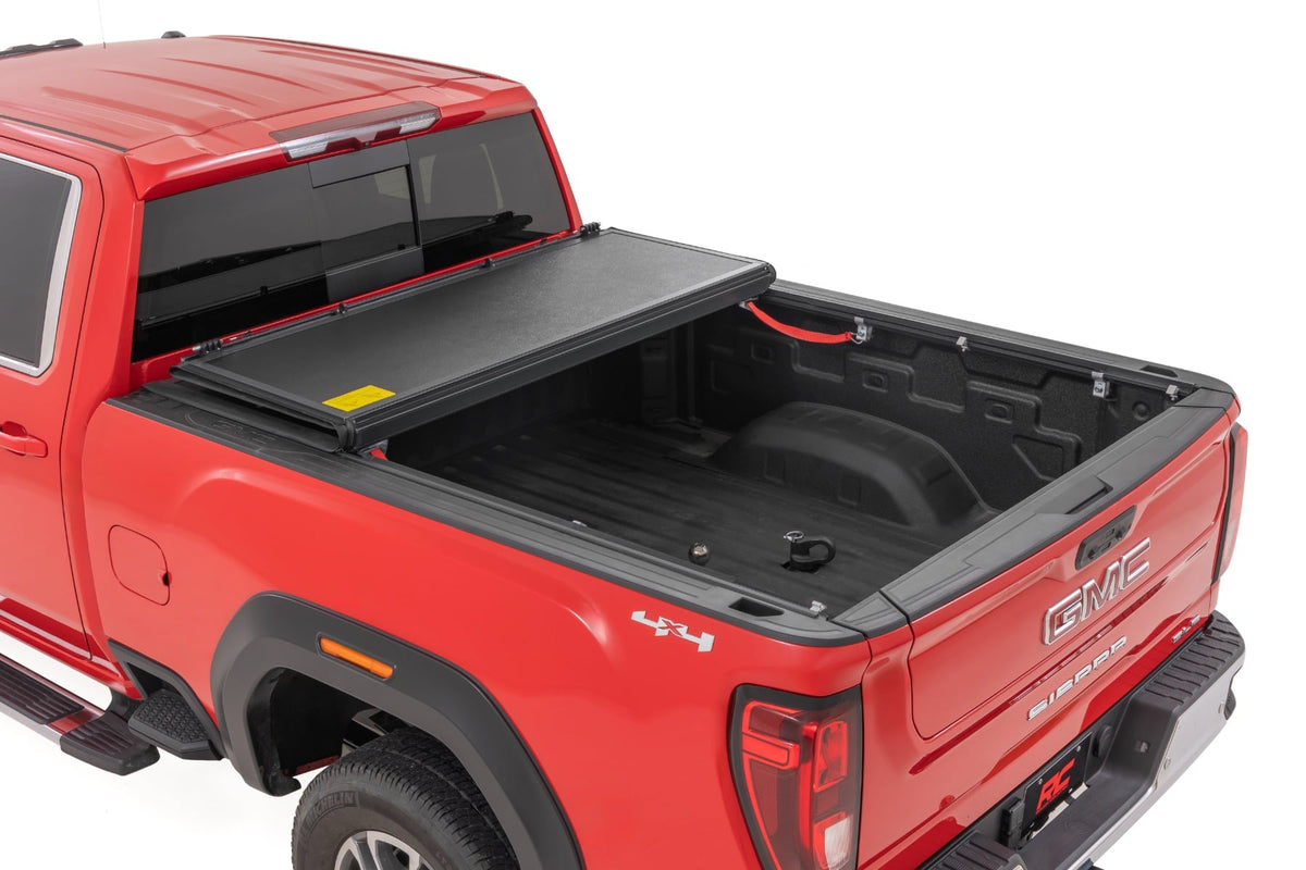 Hard Low Profile Bed Cover | 6'9" Bed | Rail Caps | Chevy/GMC 2500HD/3500HD (20-26) - Bed Covers (Image 2 of 6)