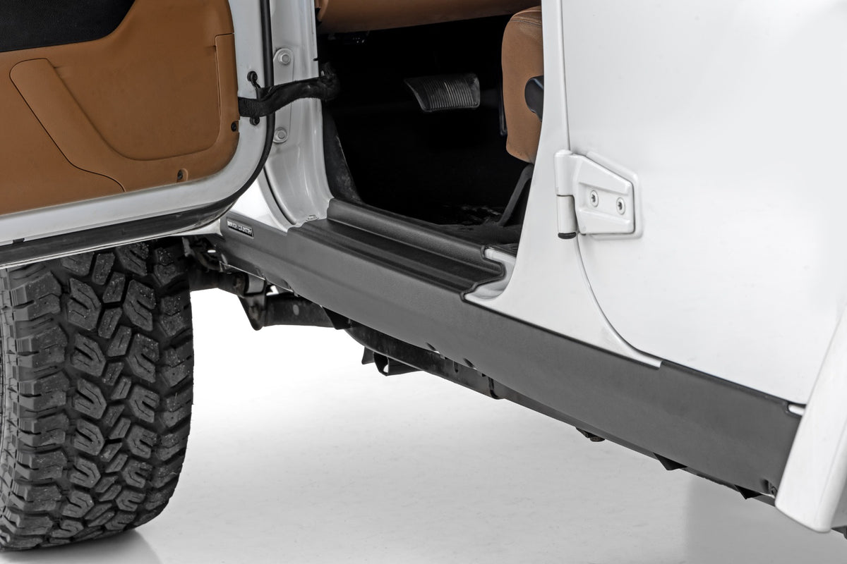 CURT 13020 Class 3 Hitch, 2" Receiver, Select Blazer, Jimmy, Bravada (Square Tube Frame) - Image 1