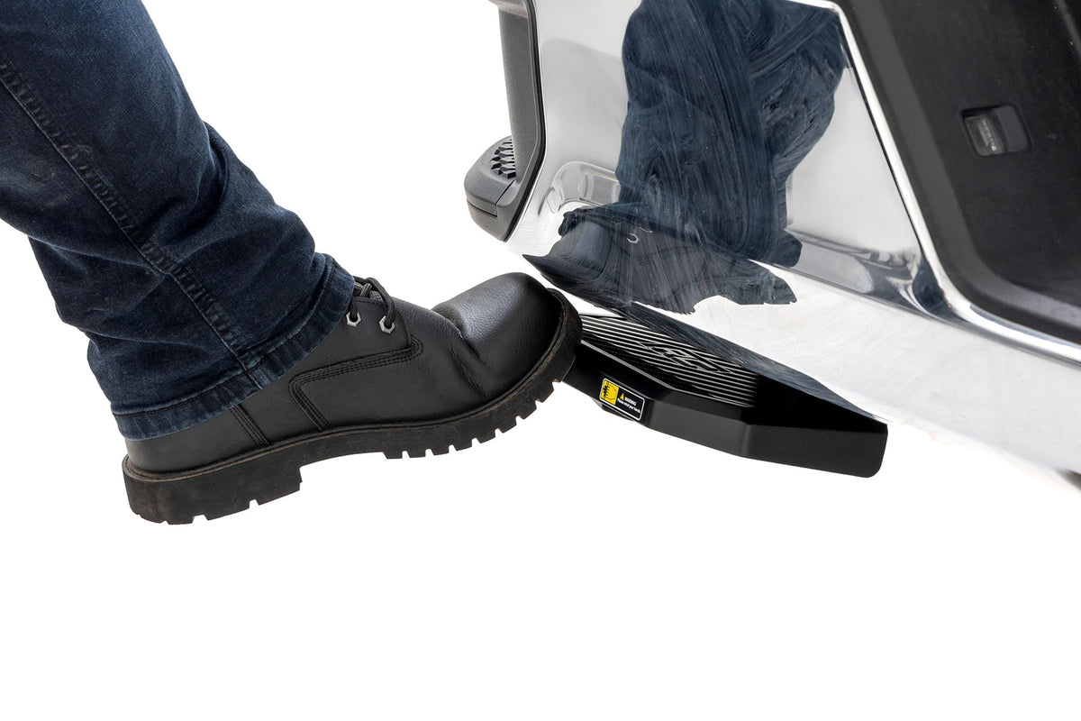 Retractable Bed Step | Manual Pull | Chevy/GMC 2500HD/3500HD (20-26) - Steps & Runningboard (Image 2 of 6)