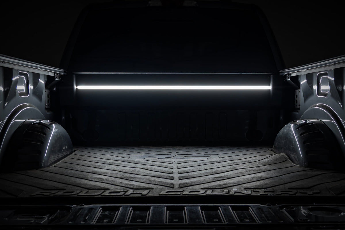 Rough Country 51507650 Powered Retractable Bed Cover | 6'10" Bed | Ford F-250/F-350 Super Duty (17-26) - Studio View 4