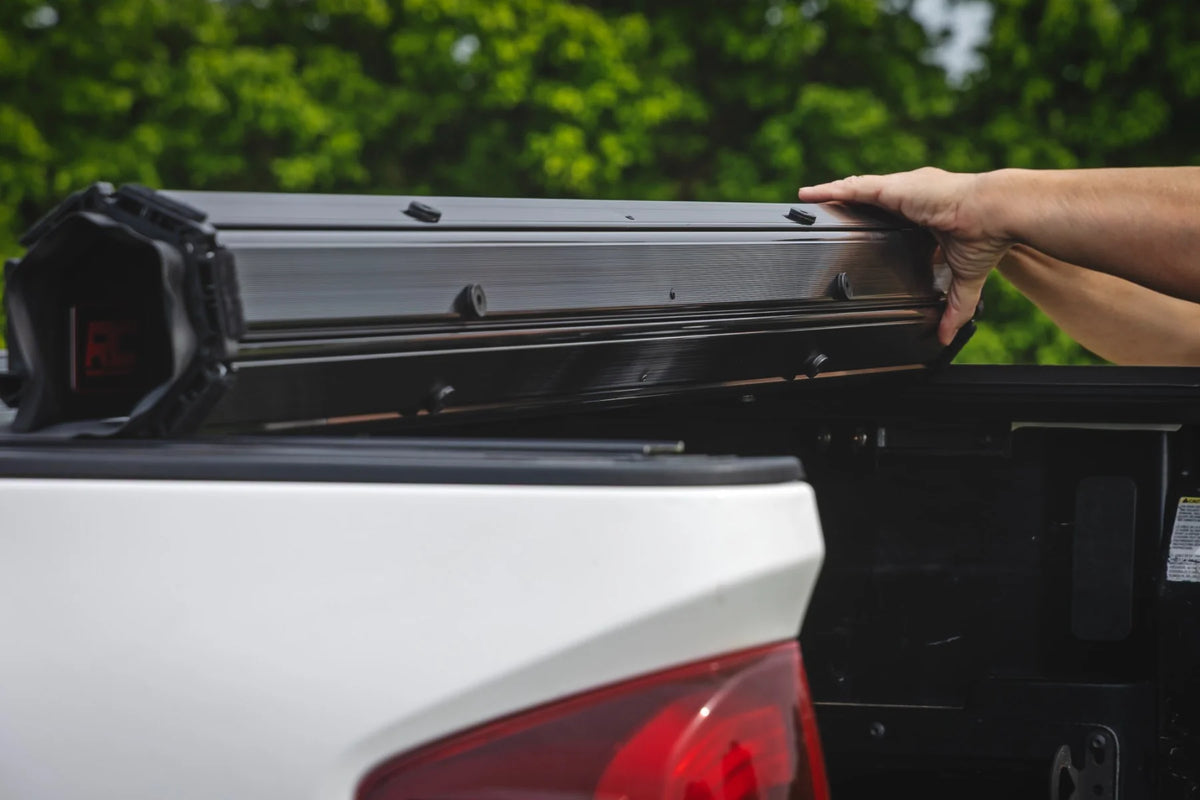 Hard Roll Up Bed Cover | 6' Bed | Toyota Tacoma 2WD/4WD (2016-2023) - Bed Covers (Image 6 of 6)
