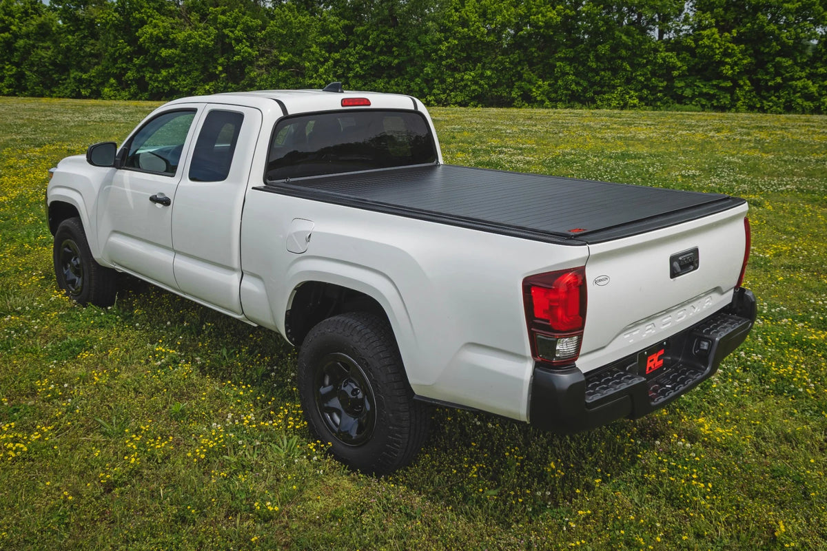 Hard Roll Up Bed Cover | 6' Bed | Toyota Tacoma 2WD/4WD (2016-2023) - Bed Covers (Image 5 of 6)