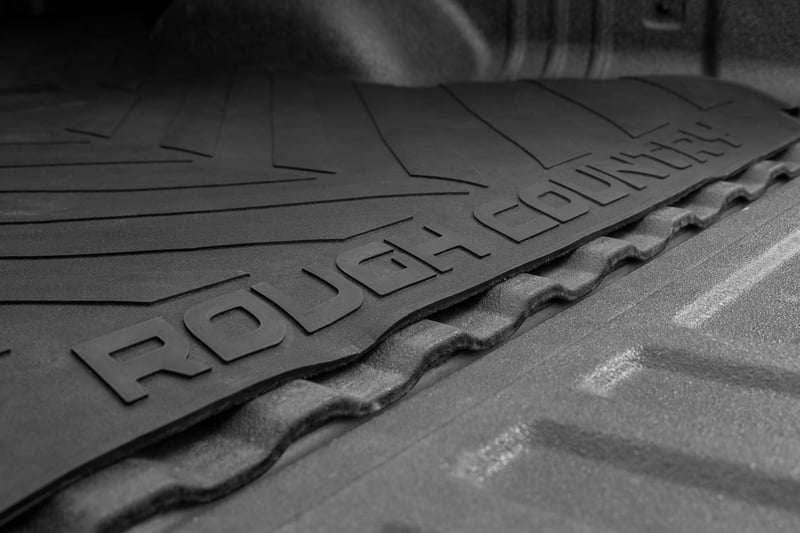 RC Bed Mat | 5' Bed | RC Logo | Chevy/GMC Canyon/Colorado 2WD/4WD (2015-2022) (manufacturer page)