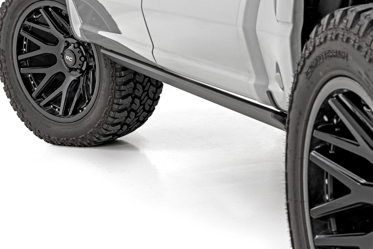Rough Country ESR71520 Power Running Boards | HT-Series | Crew Cab | Ford F-150/Lightning/F-250/F-350/Raptor (15-26) - Studio View 2