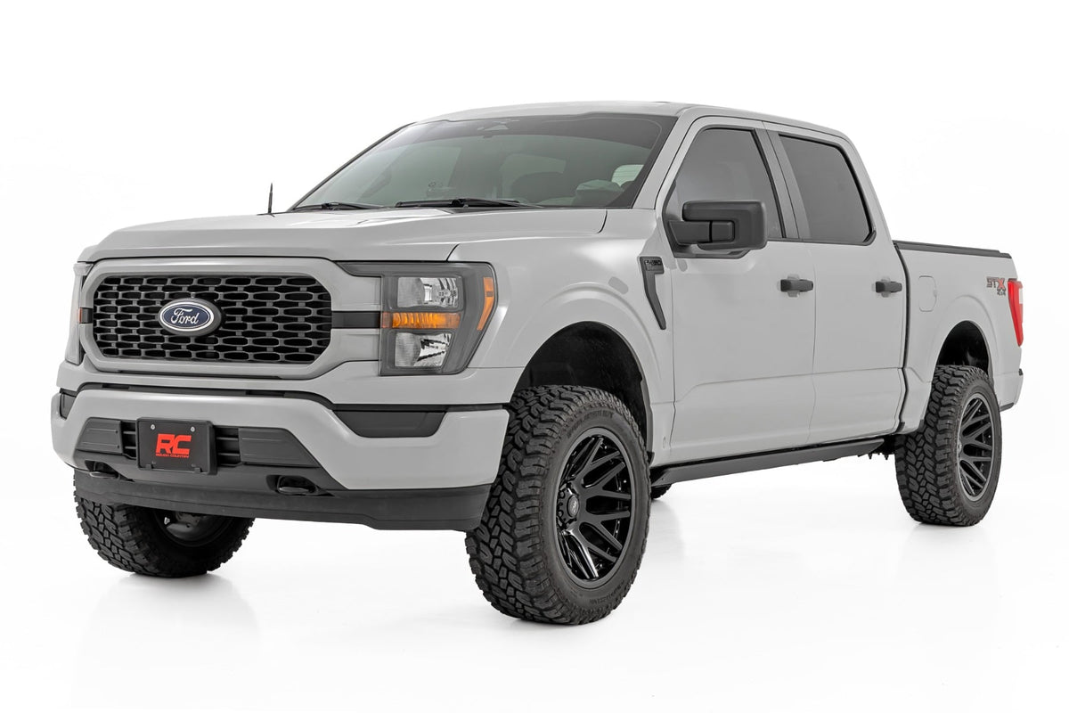 Rough Country ESR71520 Power Running Boards | HT-Series | Crew Cab | Ford F-150/Lightning/F-250/F-350/Raptor (15-26) - Studio View 3