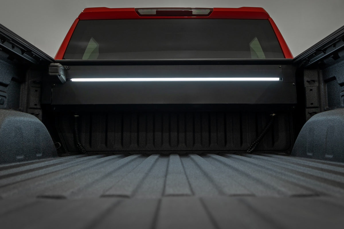 Powered Retractable Bed Cover | 5'10" Bed | Chevy/GMC Sierra 1500 (19-26)/Silverado 1500 (19-26) - Bed Covers (Image 5 of 6)