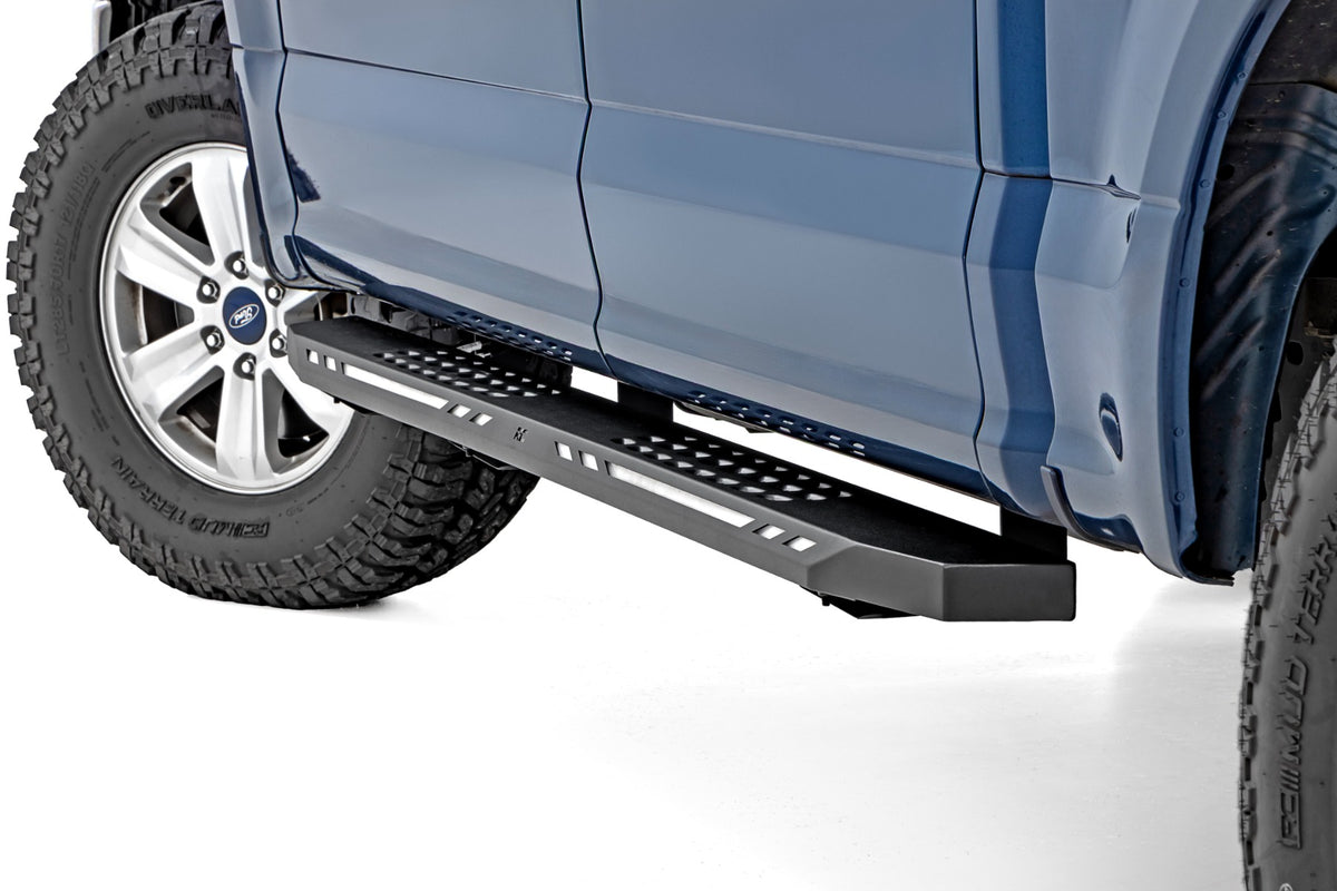 AC2 Running Boards | Amber/White | Crew Cab | Ford F-150/Lightning/F-250/F-350/Raptor (15-26) - Steps & Runningboard (Image 3 of 6)