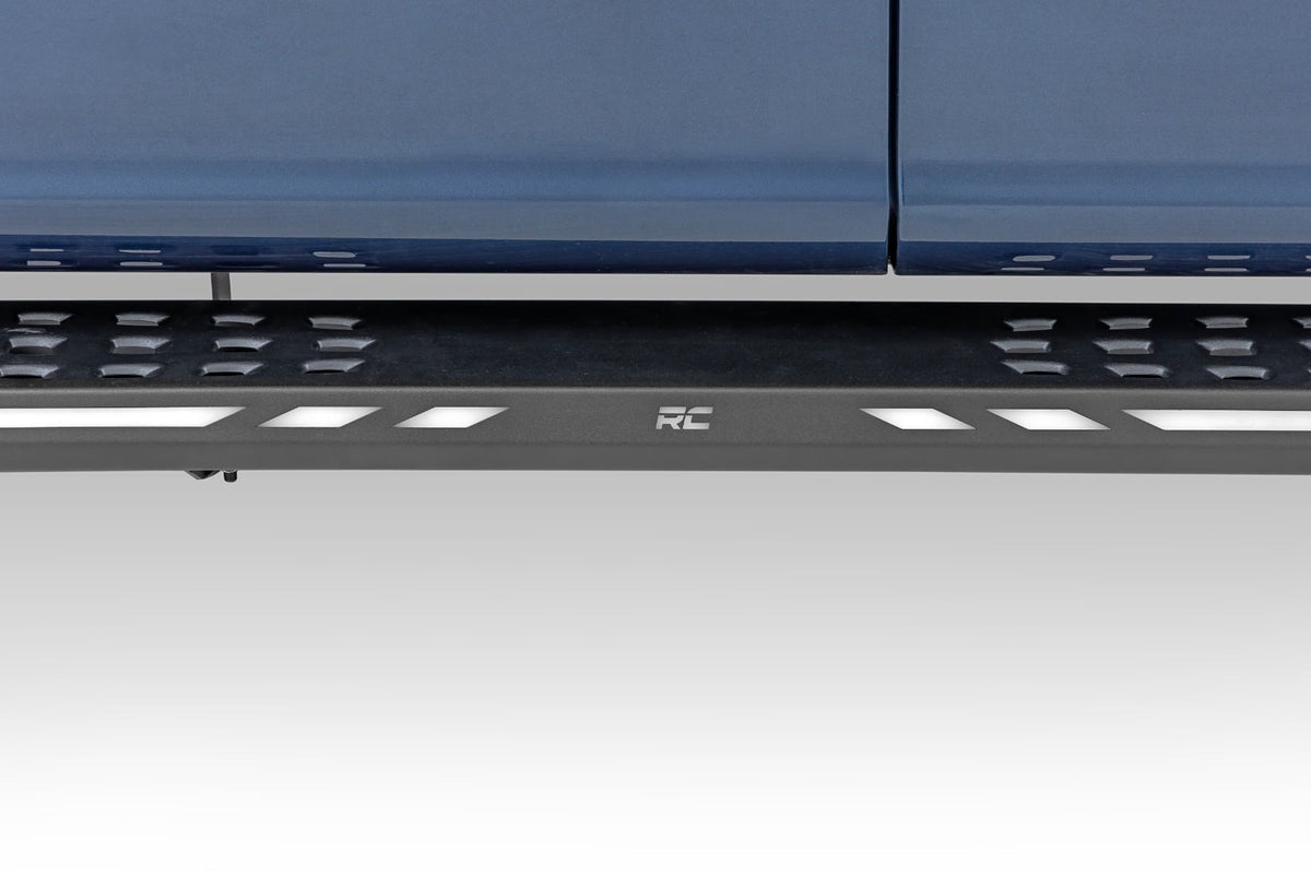 Rough Country 57005 AC2 Running Boards | Amber/White | Crew Cab | Ford F-150/Lightning/F-250/F-350/Raptor (15-26) - Studio View 5