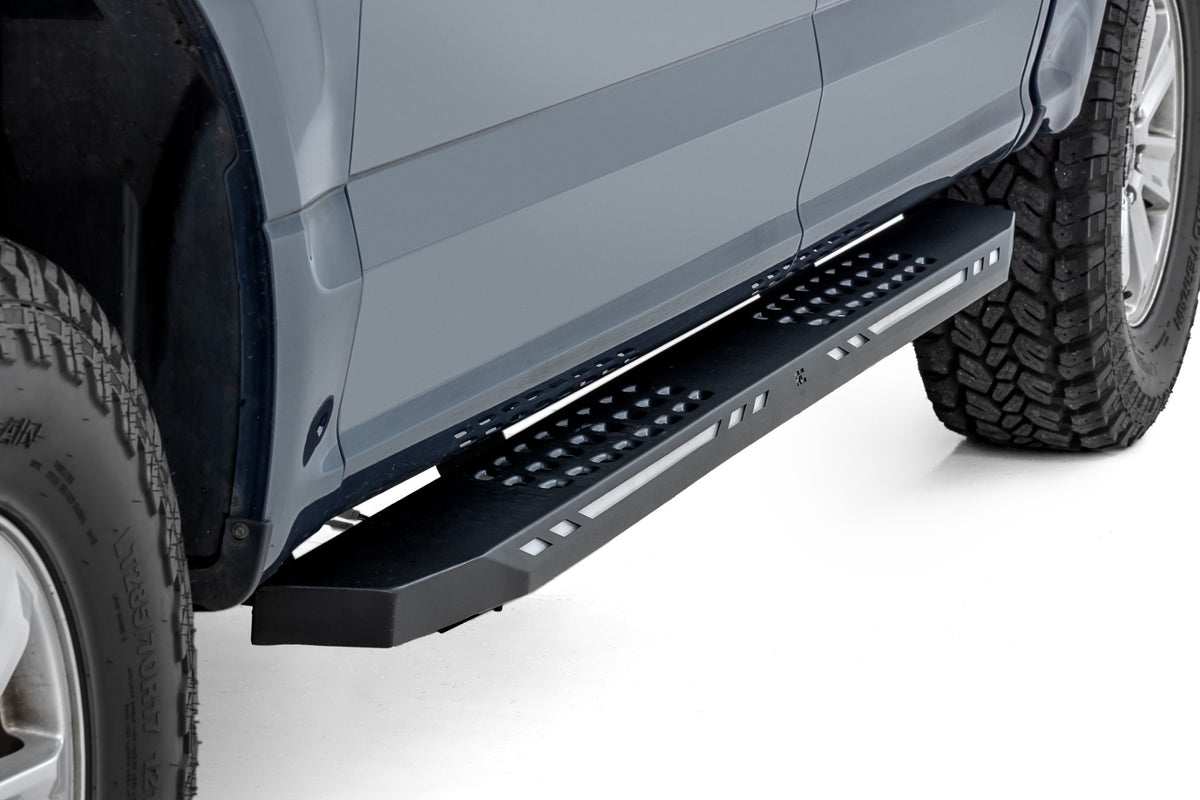 AC2 Running Boards | Amber/White | Crew Cab | Ford F-150/Lightning/F-250/F-350/Raptor (15-26) - Steps & Runningboard (Image 6 of 6)