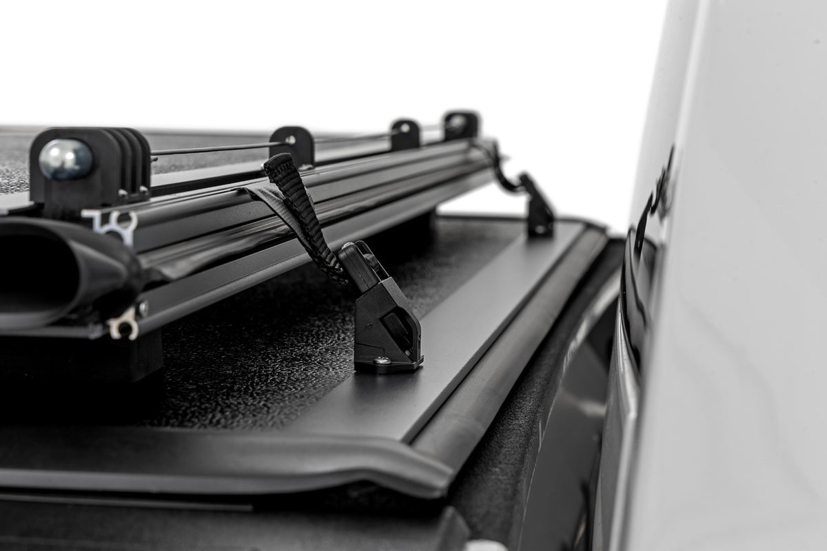 Hard Low Profile Bed Cover | 5'7" Bed | No Rambox | Ram 1500 2WD/4WD (2009-2018 & Classic) - Bed Covers (Image 5 of 6)