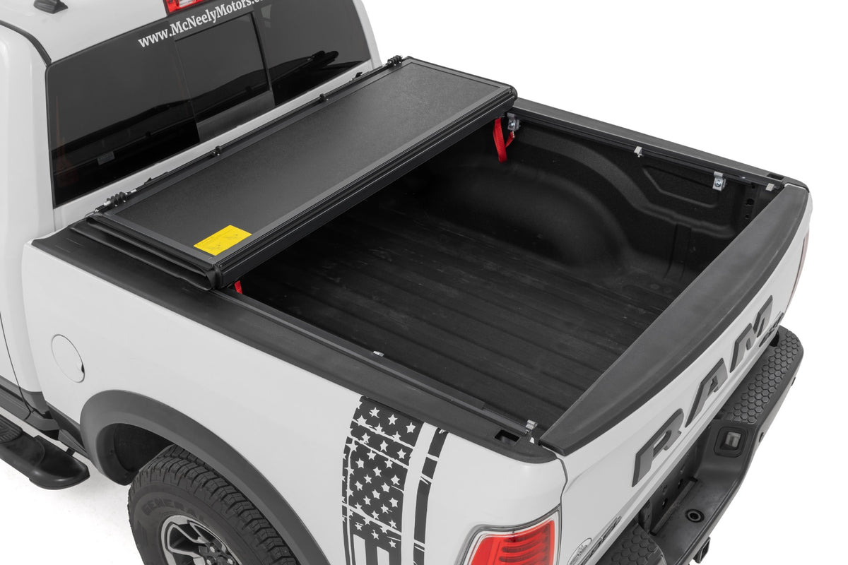 Hard Low Profile Bed Cover | 5'7" Bed | No Rambox | Ram 1500 2WD/4WD (2009-2018 & Classic) - Bed Covers (Image 2 of 6)