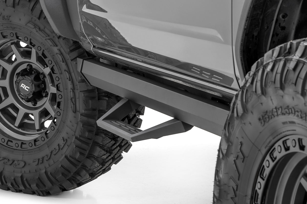 Rough Country 1038 Sway Bar Links | Rear | 4-6 Inch Lift | Chevy Half-Ton Suburban (92-99)/Tahoe (95-98) - Image 1