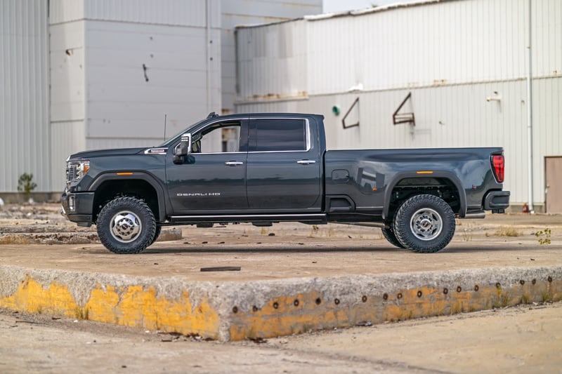 RC 3 Inch Lift Kit | UCAs | M1 | Chevy/GMC Sierra 3500 HD/Silverado 3500 HD (20-26) (manufacturer page)