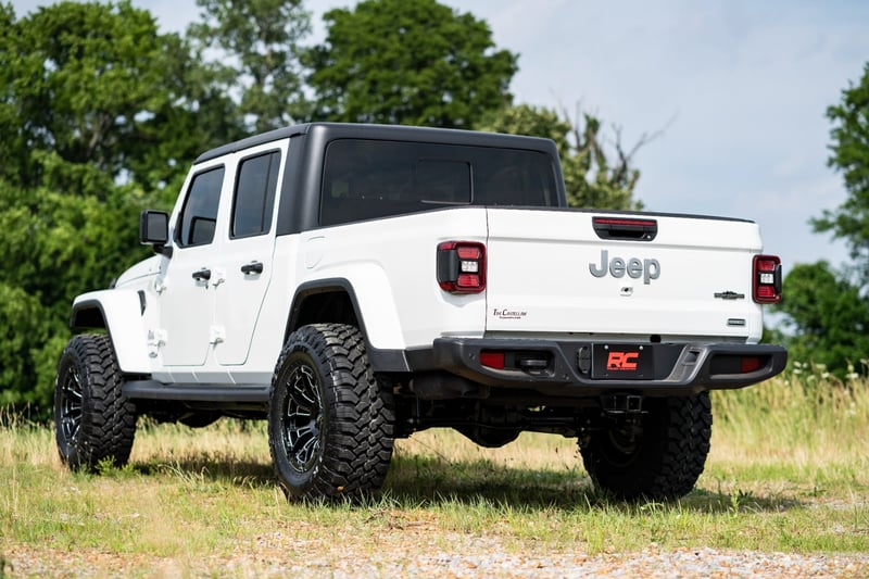 RC 2.5 Inch Leveling Kit | Spacers | N3 | Jeep Gladiator JT 4WD (2024-2026) (manufacturer page)