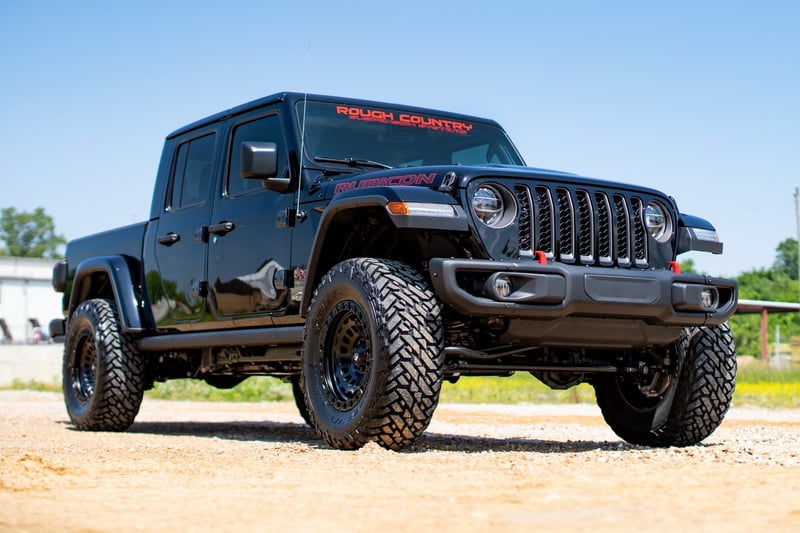 RC 2.5 Inch Leveling Kits | Springs | M1R | Jeep Gladiator JT 4WD (2024-2026) (manufacturer page)