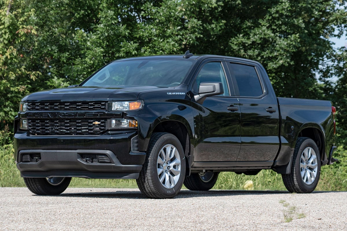 Lowering Shackles | 1-1.5 Inch | Chevy/GMC Sierra 1500 (19-26)/Silverado 1500 (19-26) - Lowering Kits (Image 1 of 6)