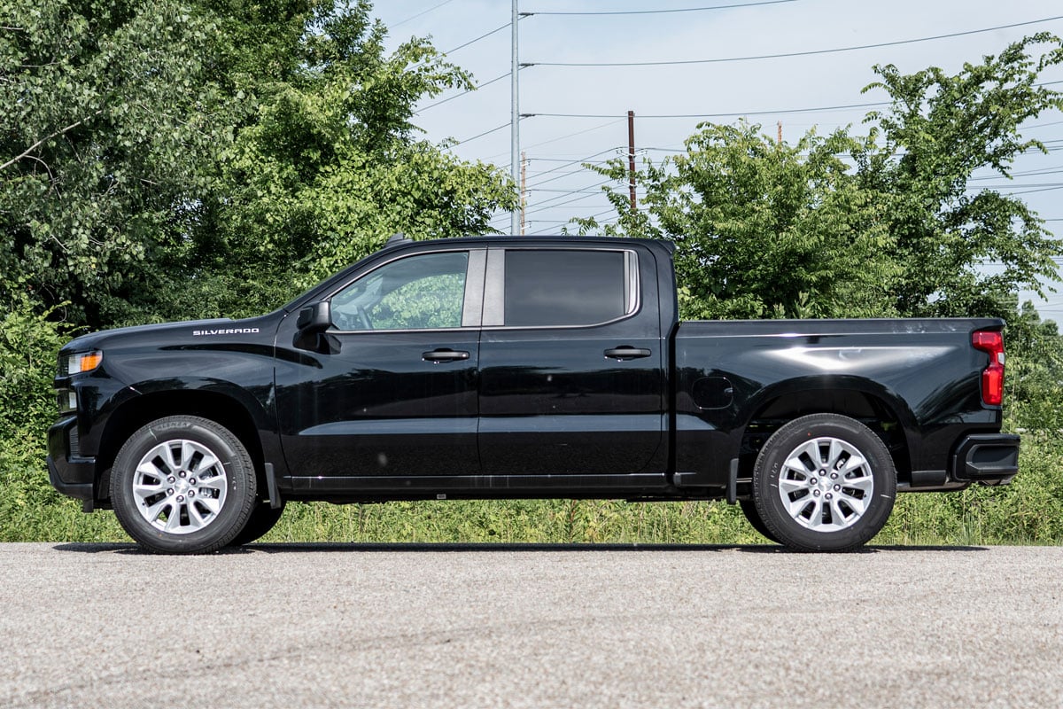 Lowering Shackles | 1-1.5 Inch | Chevy/GMC Sierra 1500 (19-26)/Silverado 1500 (19-26) - Lowering Kits (Image 6 of 6)