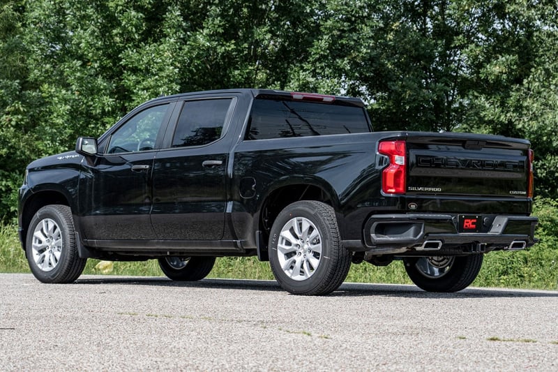 RC Lowering Shackles | 1-1.5 Inch | Chevy/GMC Sierra 1500 (19-26)/Silverado 1500 (19-26) (manufacturer page)