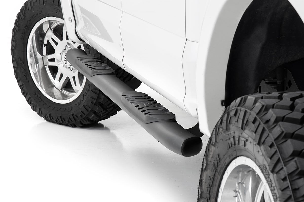 Oval Nerf Step | Crew Cab | Black | Ford F-150/Lightning/F-250/F-350/Raptor (15-26) - Steps & Runningboard (Image 1 of 6)