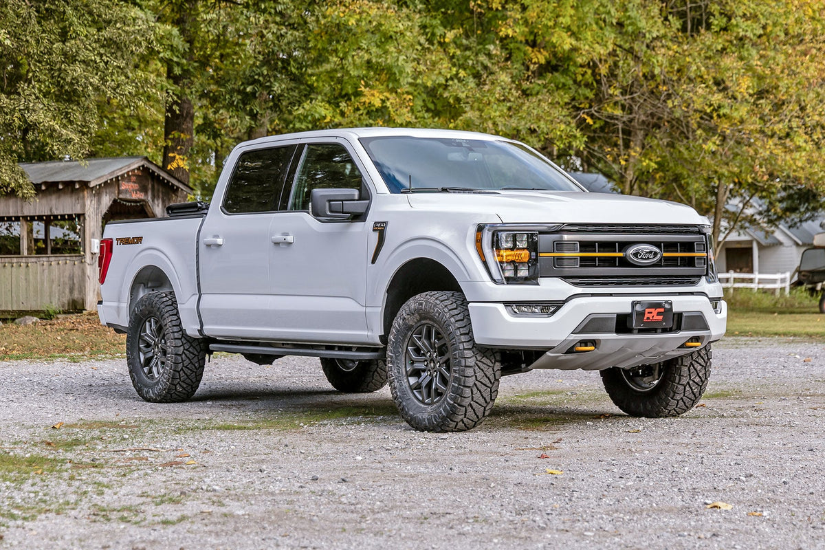 2.5 Inch Lift Kit | M1 Struts | Ford F-150 Tremor 4WD (2021-2025) - Susp Lift Kits 4wd (Image 3 of 6)