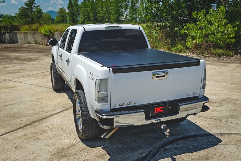RC Hard Roll Up Bed Cover | 6'7" Bed | Chevy/GMC Sierra/Silverado 1500 (07-13) (manufacturer page)