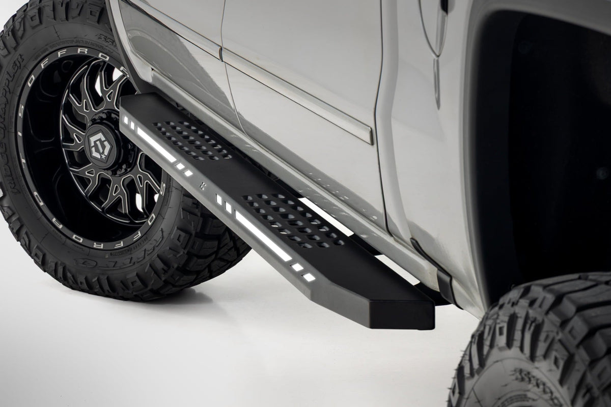 Rough Country 57003 AC2 Running Boards | Amber/White | Crew Cab | Chevy/GMC 1500 (07-18) - Studio View 2