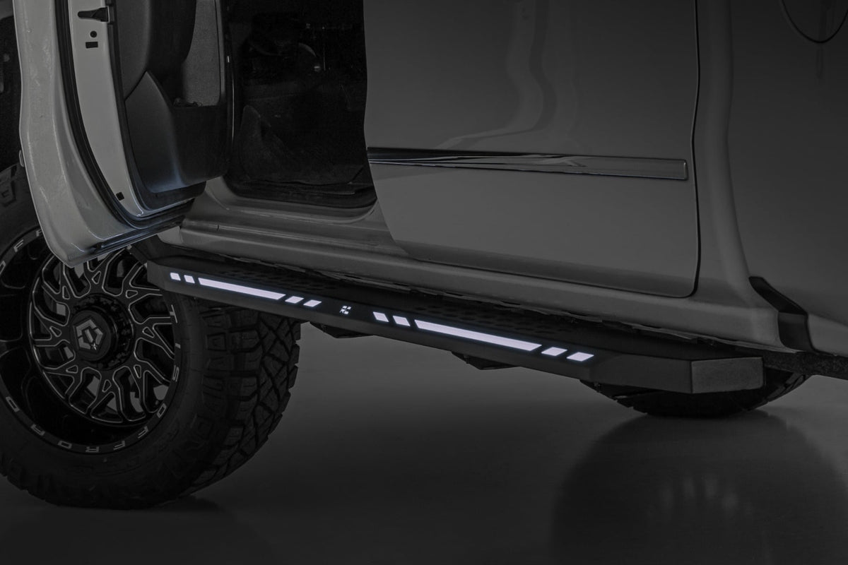 Rough Country 57003 AC2 Running Boards | Amber/White | Crew Cab | Chevy/GMC 1500 (07-18) - Studio View 6