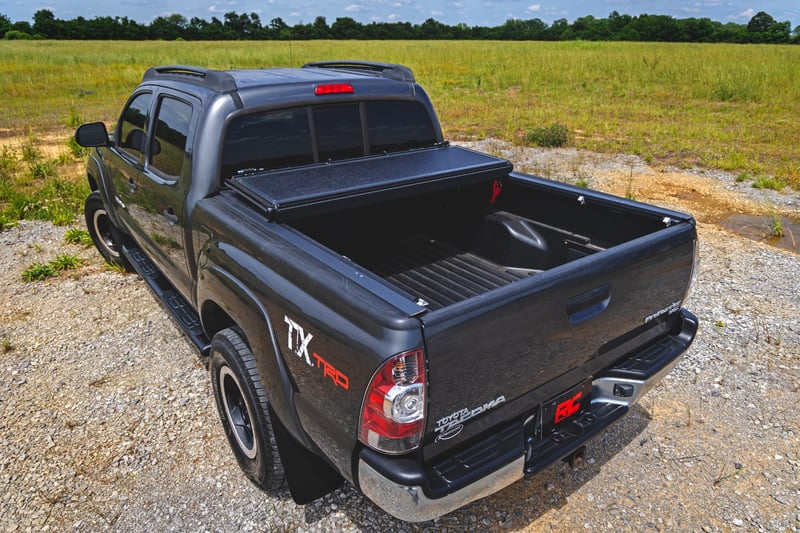 RC Hard Low Profile Bed Cover | 5' Bed | Toyota Tacoma 2WD/4WD (05-15) (manufacturer page)
