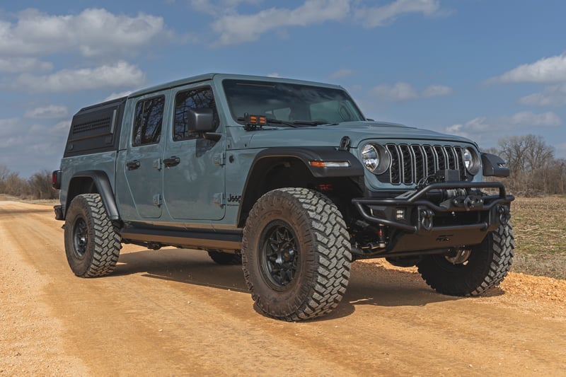 RC Power Running Boards | Jeep Gladiator JT 4WD (2020-2026) (manufacturer page)
