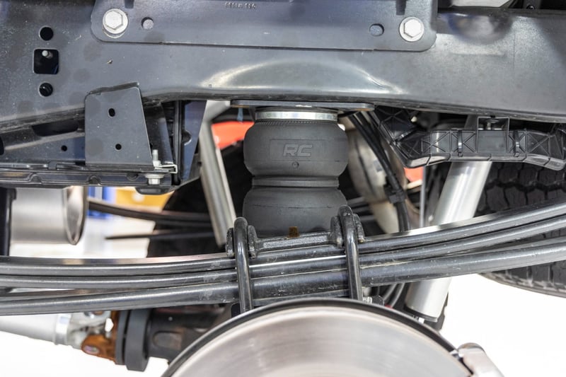 RC Air Spring Kit w/compressor | Ford F-250/F-350 Super Duty 4WD (2017-2022) (manufacturer page)