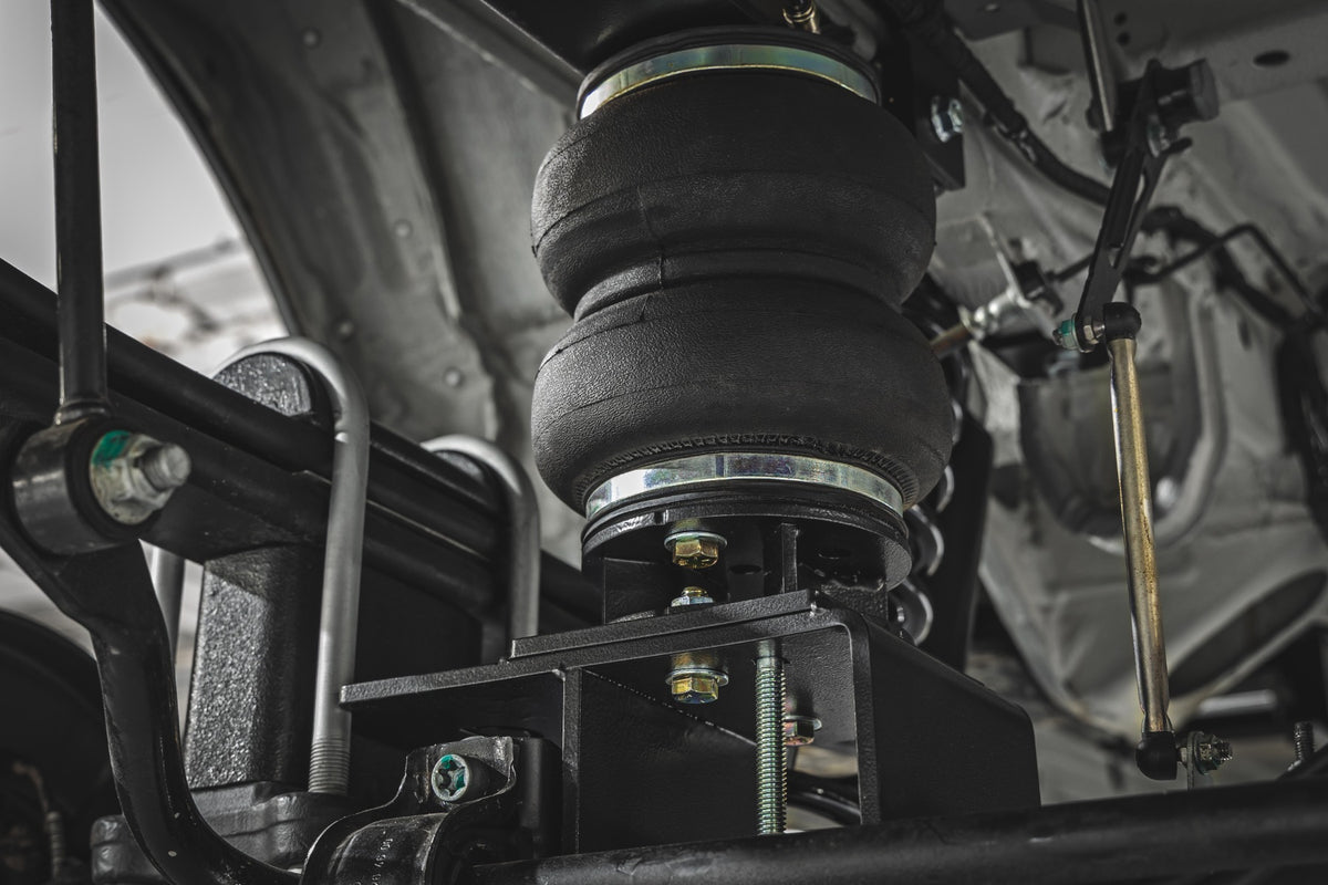 Rough Country 85004 Air Spring Kit | Mercedes-Benz Sprinter 3500 (19-22)/Sprinter 3500XD (19-26) - Studio View 3