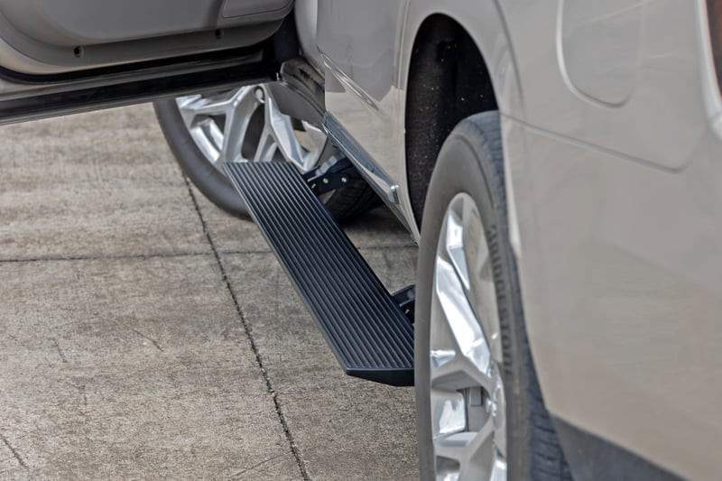 RC Power Running Boards | Dual Electric Motor | Crew Cab | Chevy/GMC Tahoe/Yukon (21-26) (manufacturer page)