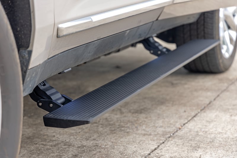 Power Running Boards | Dual Electric Motor | Crew Cab | Chevy/GMC Tahoe/Yukon (21-26) (manufacturer page)