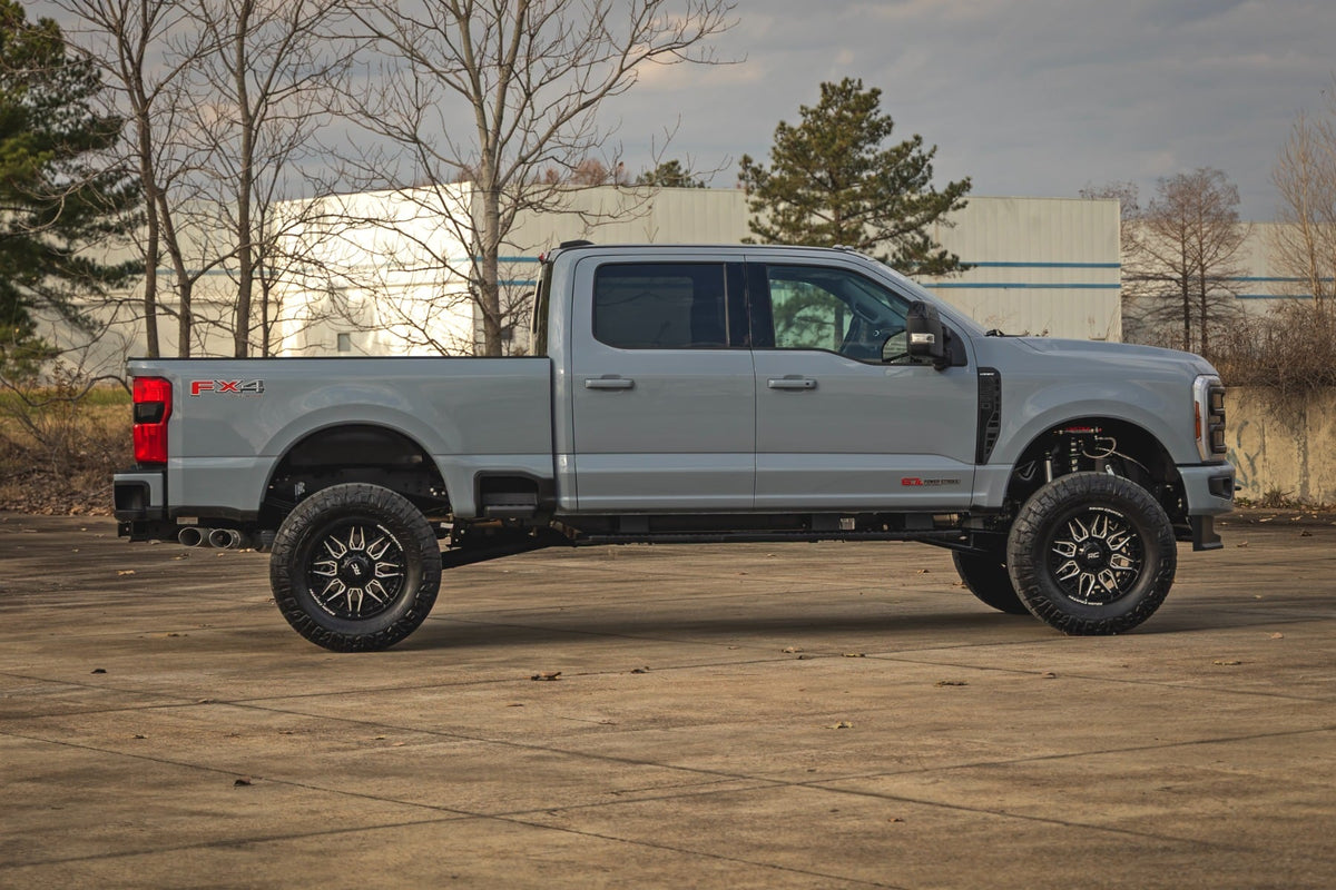 Rough Country 400140 4.5 Inch Lift Kit | M1 | Diesel | Ford F-250/F-350 Super Duty 4WD (2023-2026) - Studio View 6