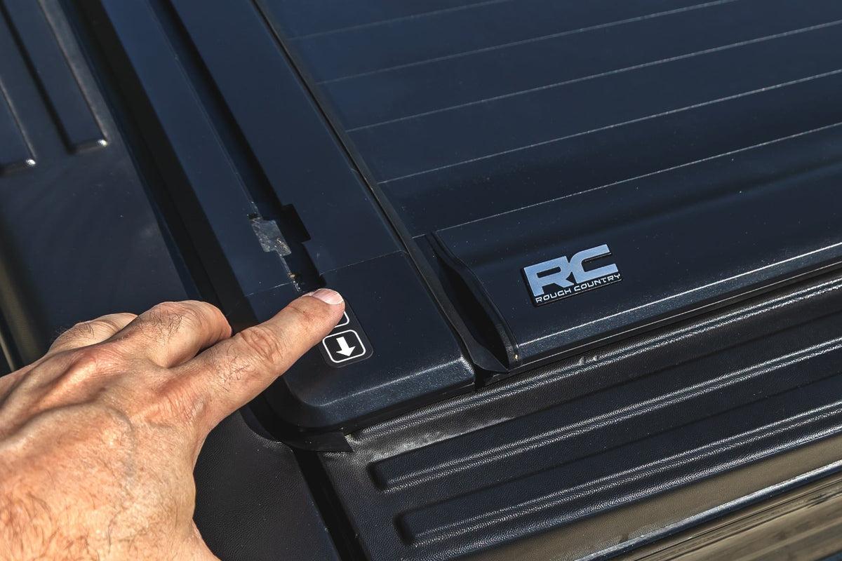 Powered Retractable Bed Cover | 5'7" Bed | Ford F-150 2WD/4WD (2009-2014) - Bed Covers (Image 5 of 6)