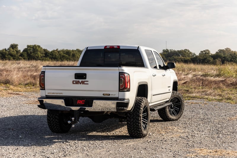RC HD2 Aluminum Running Boards | Crew Cab | Chevy/GMC 1500/2500HD/3500HD (07-19 & Classic) (manufacturer page)