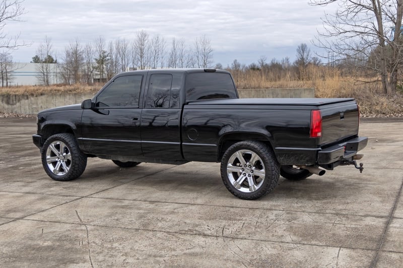 RC Soft Roll Up Bed Cover | 6'7" Bed | Chevy/GMC 1500 (00-06 & Classic) (manufacturer page)
