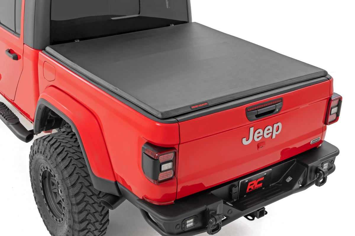 Soft Tri-Fold Bed Cover | 5' Bed | Jeep Gladiator JT 4WD (2020-2026) - Bed Covers (Image 1 of 6)
