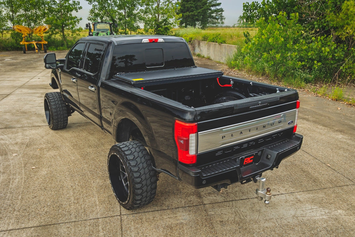 Hard Low Profile Bed Cover | 6'10" Bed | Ford F-250/F-350 Super Duty (17-26) - Bed Covers (Image 6 of 6)