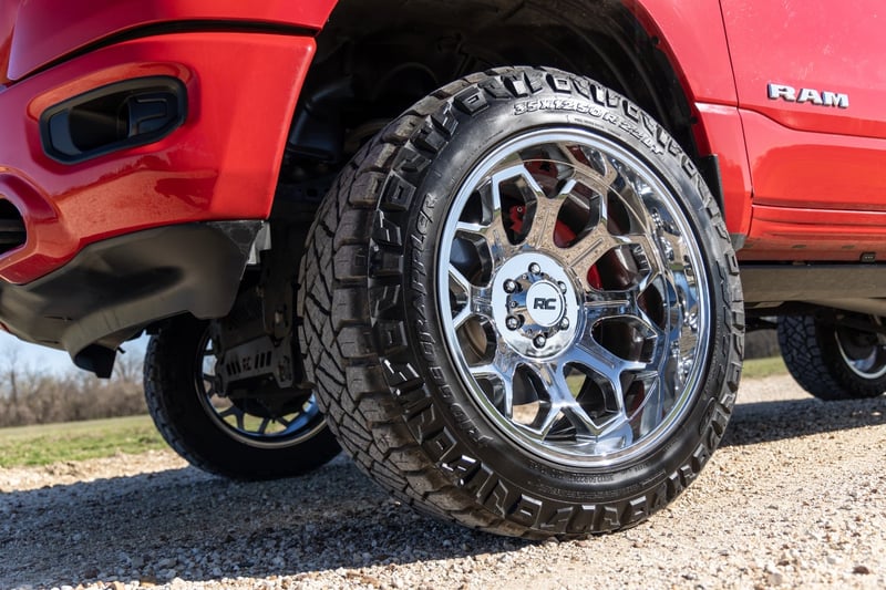 Rough Country 77 Series Wheel | One-Piece | Gunmetal Gray | 20x9 | 6x5.5 | 0mm (manufacturer page)