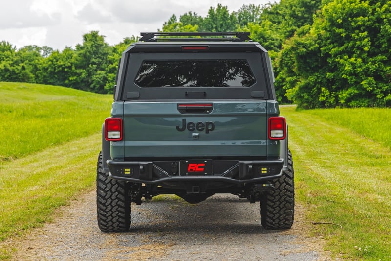 RC Adjustable Crossbars | Universal T-Slot | Bed Cap (manufacturer page)