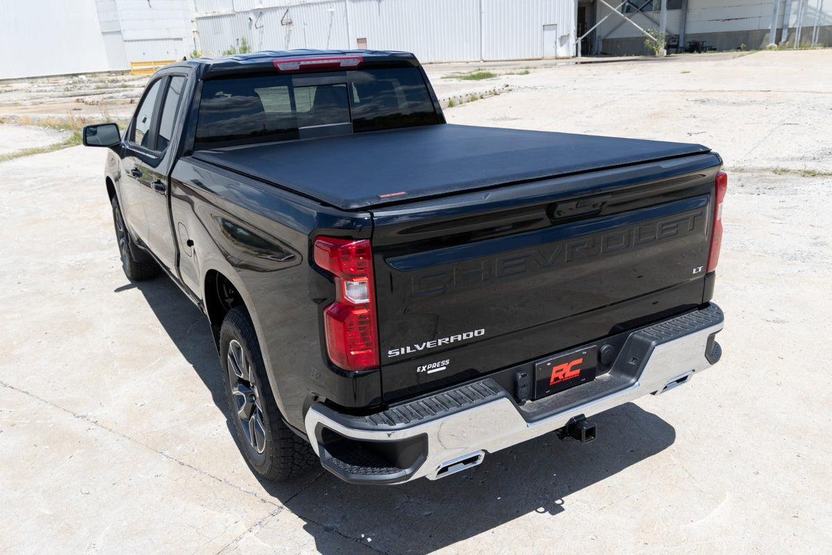 Soft Roll Up Bed Cover  | 6'7" Bed | Chevy/GMC Sierra 1500 (19-26)/Silverado 1500 (19-26) - Bed Covers (Image 6 of 6)