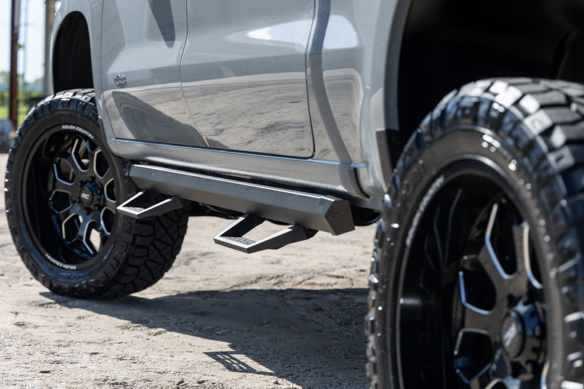 Rough Country 96 Series Wheel | One-Piece | Gloss Black | 22x10 | 6x5.5 | -19mm - RC Wheels (Image 5 of 6)