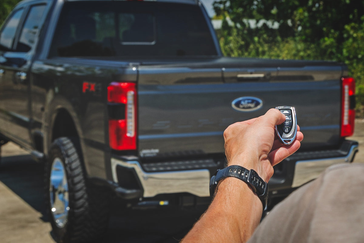 Rough Country 51507650 Powered Retractable Bed Cover | 6'10" Bed | Ford F-250/F-350 Super Duty (17-26) - Studio View 6