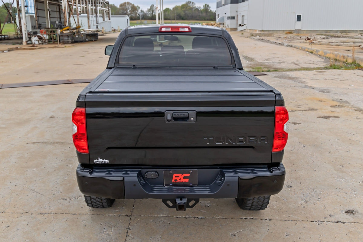 Hard Low Profile Bed Cover | 5'7" Bed | Toyota Tundra 2WD/4WD (2007-2021) - Bed Covers (Image 5 of 6)