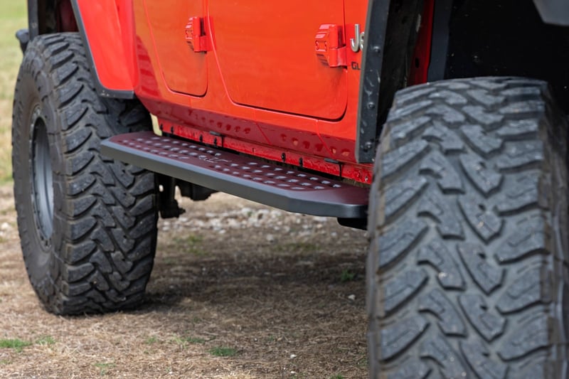 RC RPT2 Running Board | Jeep Gladiator JT 4WD (2020-2026) (manufacturer page)