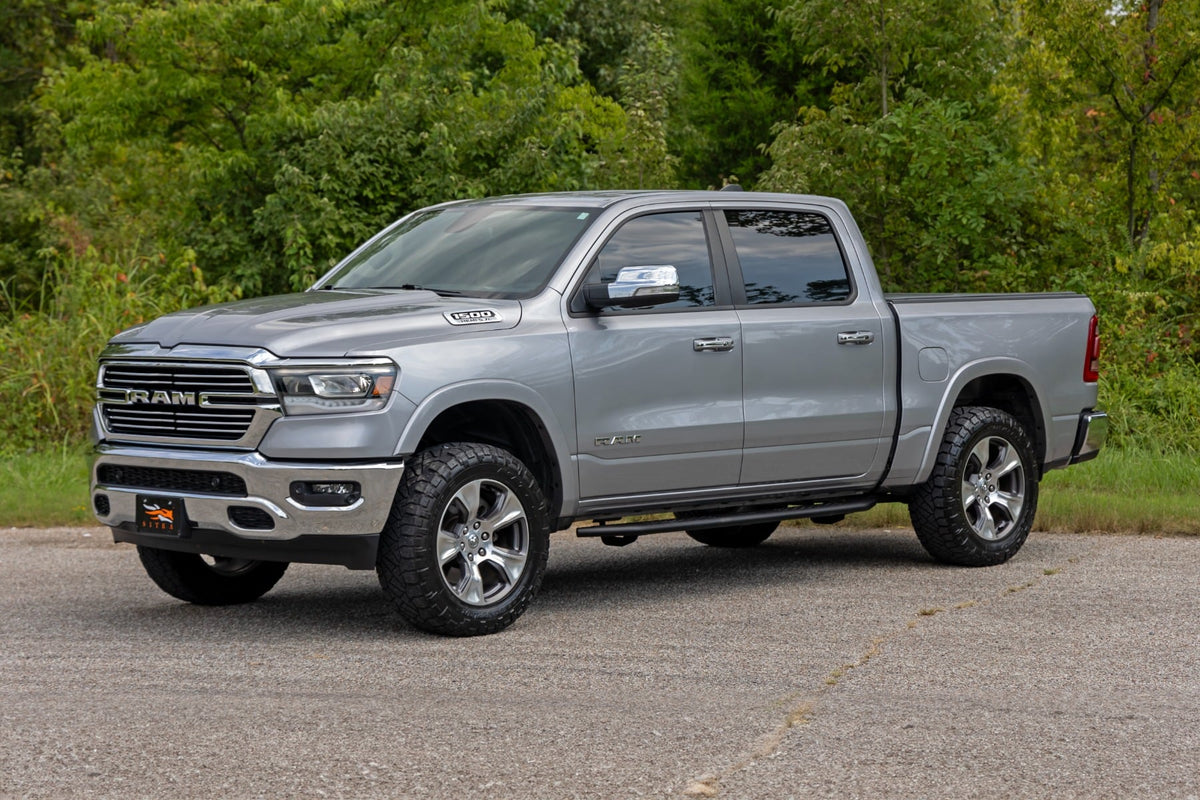 OV2 Running Boards | Side Step Bars | Crew Cab | Ram 1500 (19-26)/1500 TRX (21-24) - Steps & Runningboard (Image 3 of 6)