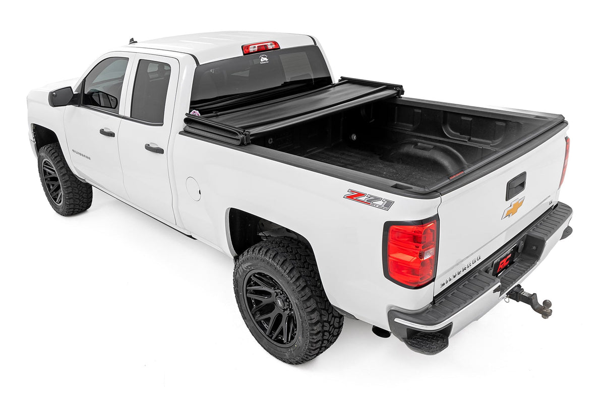 Soft Tri-Fold Bed Cover | 6'7" Bed | Chevy/GMC 1500/2500HD/3500HD (14-19 & Classic) - Bed Covers (Image 3 of 6)