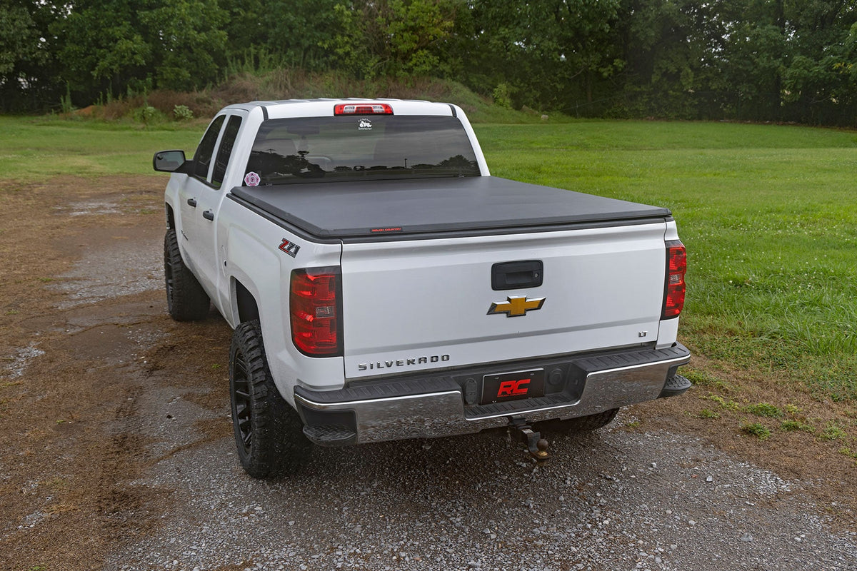 Soft Tri-Fold Bed Cover | 6'7" Bed | Chevy/GMC 1500/2500HD/3500HD (14-19 & Classic) - Bed Covers (Image 6 of 6)