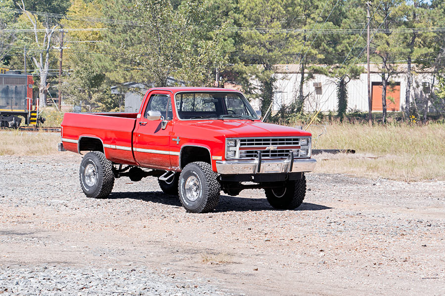 4 Inch Lift Kit | 56 Inch Rear Springs | Chevy/GMC 3/4-Ton Suburban/C25/K25 Truck (73-76) - Susp Lift Kits 4wd (Image 2 of 4)